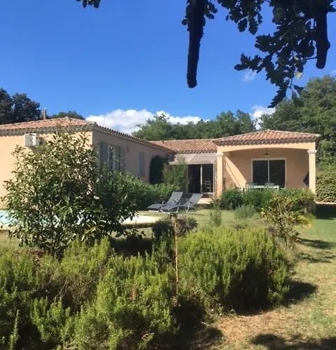 Hébergement de vacances En Campagne Pour 8 Pers Avec Piscine Parc Cloture